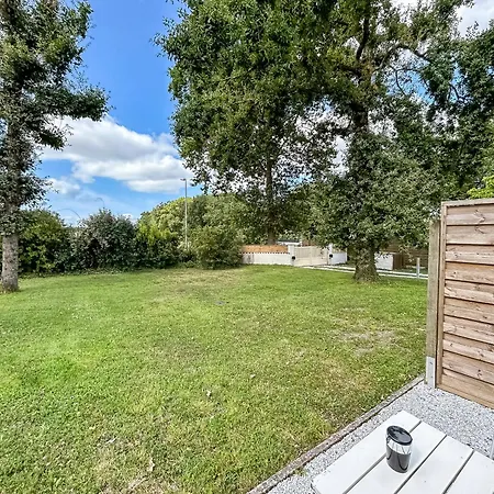 Douceur De Vivre, Calme Et Jardin 3 Médis