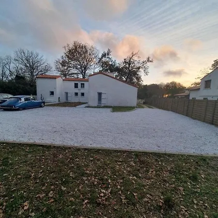 Douceur De Vivre, Calme Et Jardin 3 Médis
