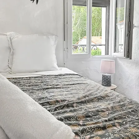 Apartment Douceur De Vivre, Calme Et Jardin 3 Médis